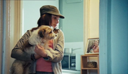 2x5TaylorwithSpratlookingatapictureofherMother
