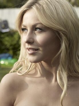 Julianne-hough-american-flag-photo-6.jpg