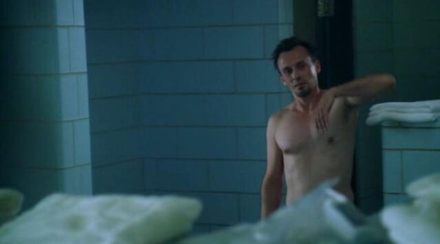 File:Yummy-T-Bag-prison-break-25306201-942-523.jpg
