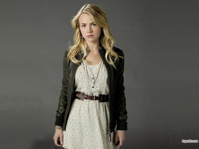 File:Britt-robertson-hqwall.com-888886.jpg