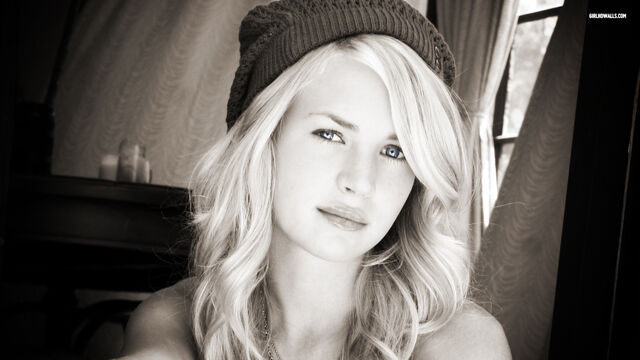 File:Britt-robertson-1637-1920x1080.jpg