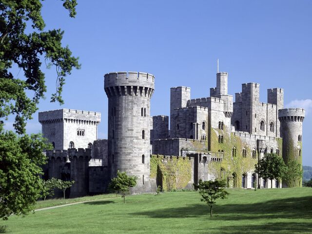 File:CASTLE-PENRHYN.jpg
