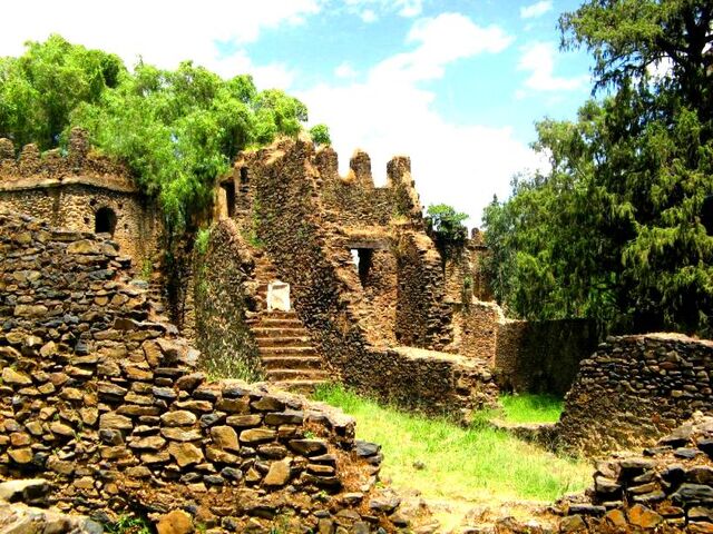 File:Castle-Ruins.jpg
