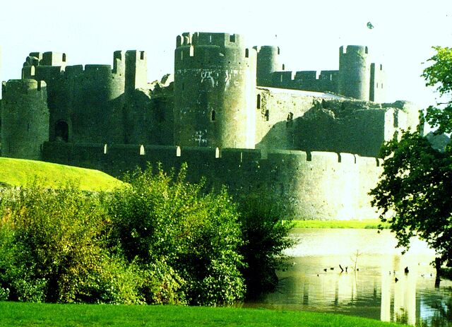 File:Caerphilly Castle.jpg
