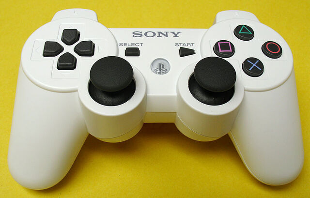 Plik:800px-DualShock3WhiteFromFront.jpg