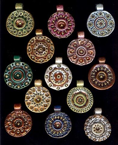 File:Amulets.jpg