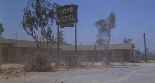 File:Psycho iii bates motel.jpg