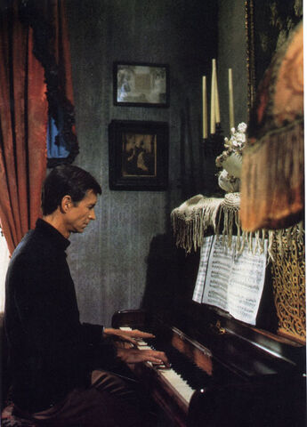 File:Normanpiano1.jpg