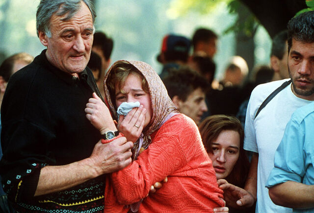 File:Evstafiev-bosnia-sarajevo-funeral-reaction.jpg