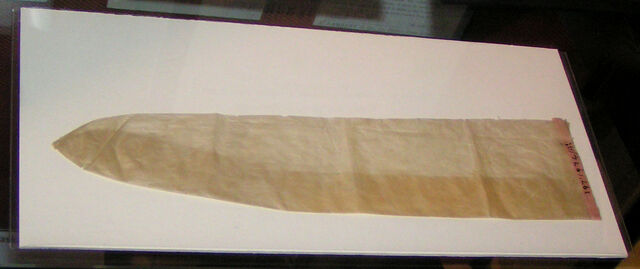 File:Condom 1900.jpg