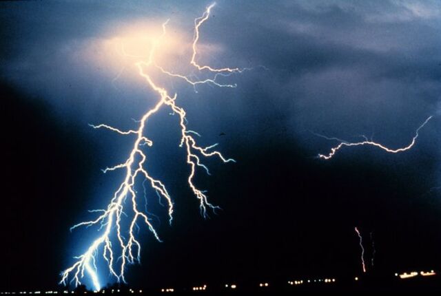 File:Lightning NOAA.jpg
