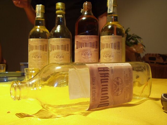 File:CachacaDivininha.jpg