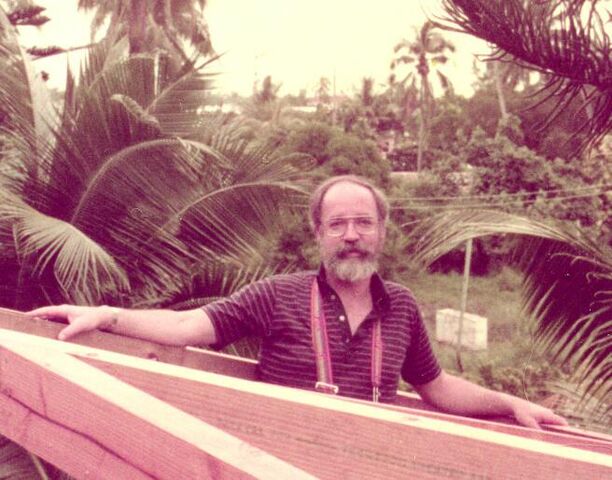 File:Dan Dennett in Tahiti.jpg