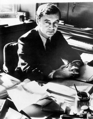 File:Erving Goffman.jpg