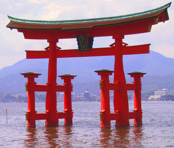 File:Itsukushima torii angle.jpg