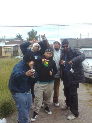Archivo:Linterna Veiderr, El Shaaki, Michu MC, Macrodee y Eneikao.jpg