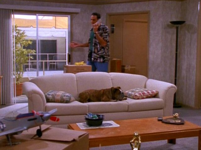 File:Robertsapartmentinterior.jpg
