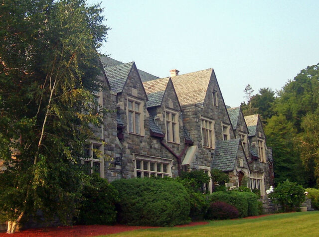 File:Saint Basil Academy.jpg