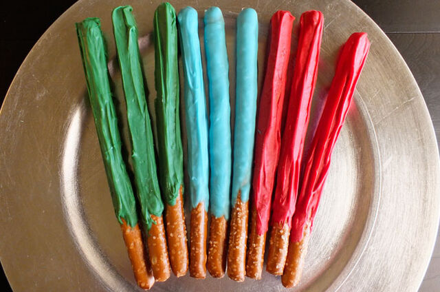 File:Star-wars-lightsaber-pretzels-step6.jpg