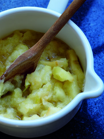 File:Stewed Bramley Apples image.jpg