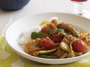 Thai-chicken-zucchini-and-tomato-curry 456X342