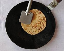 550px-Make-Rotis-Indian-Style-Step-6