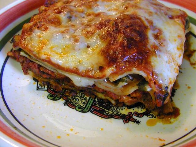 File:Lasagna 1 bg 082101.jpg