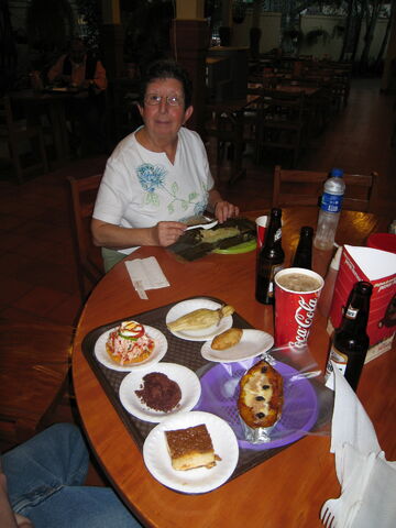 File:El Salvador comida tipica.jpg