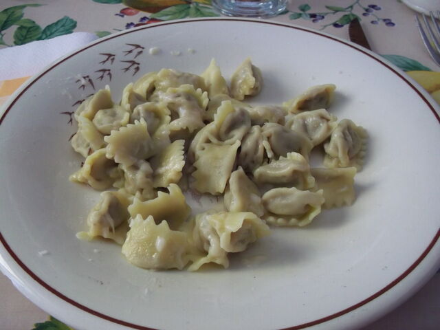 File:Agnolotti al plin.jpg