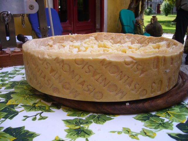 File:Montasio.jpg