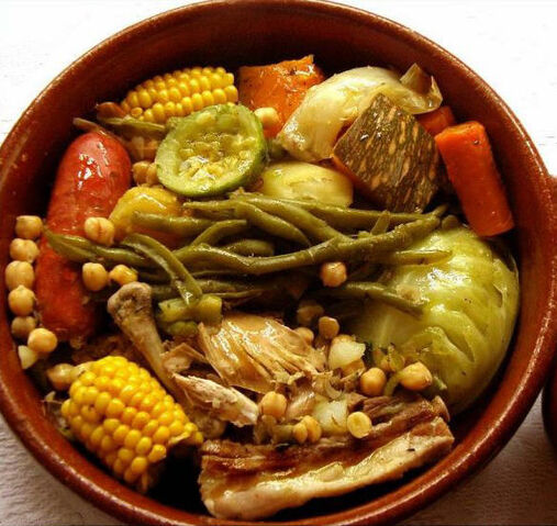 File:Puchero Canario.jpg
