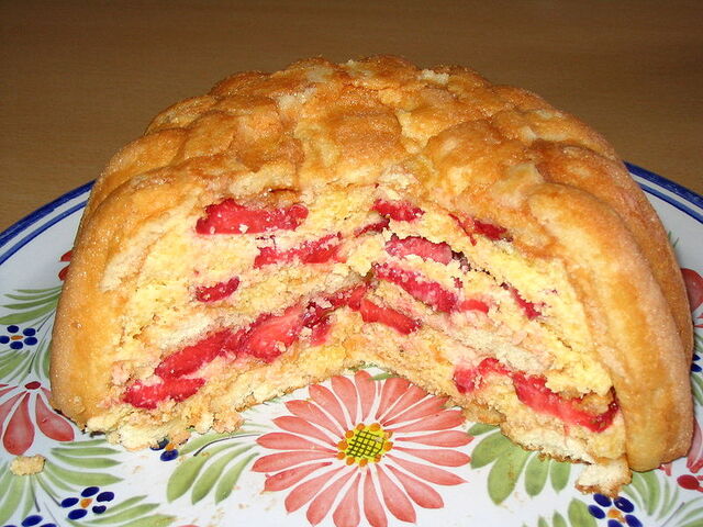 File:Strawberry charlotte.jpg