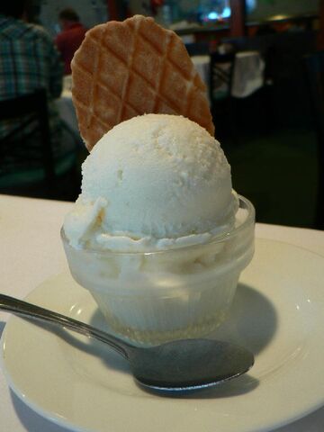 File:Coconut+ice+cream-7222.jpg