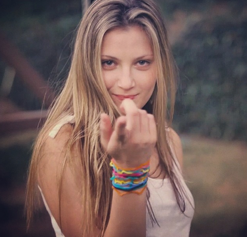 File:ZoeLevin-2.png
