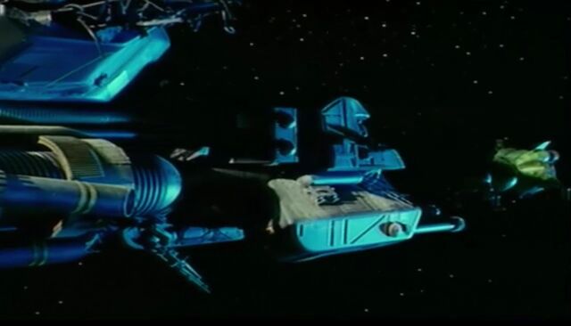 File:StarbugDockingSimulantWreck.jpg