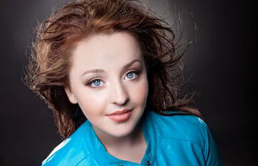 Alexandria-maillot-windblown-brown-hair-bright-blue-eyes-bright-blue-132696 thumb 585x795