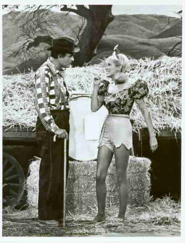 File:1966-11-15HourJanetLeigh.jpg