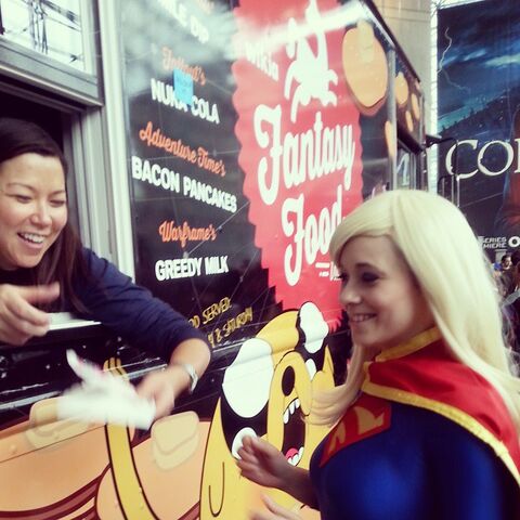 File:Foodtruck-smiledip-supergirl.jpg