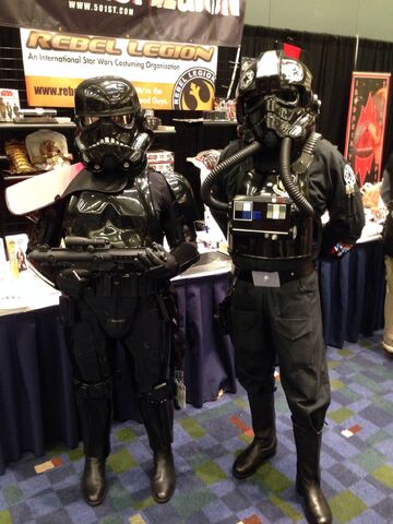 File:C2e22014-vader.jpg