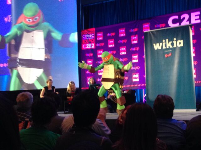 File:C2e22014-wikiacosplay raphael.jpg