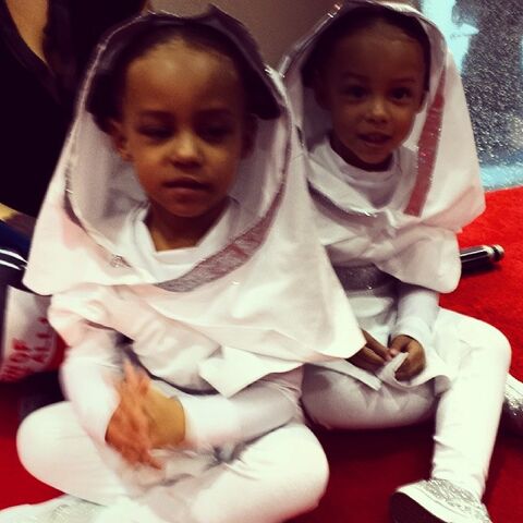 File:C2E2 Leia kids.jpg