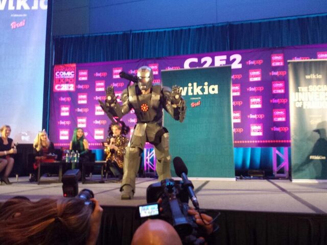File:C2e22014-wikiacosplay ironman2.jpg