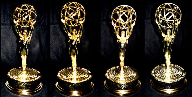 Archivo:Emmy-awards.jpg