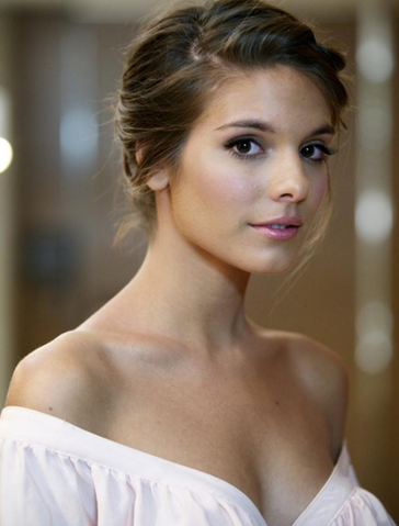 File:Caitlin Stasey.png