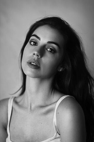 File:Adelaidekane2016photoshoot7.jpg