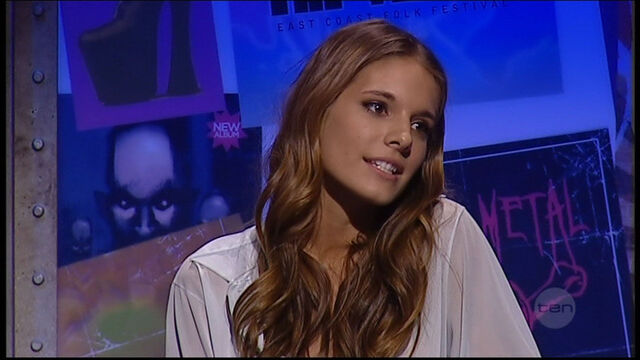 File:Caitlin-stasey-370581.jpg