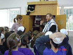 File:Rabi with kids.JPG
