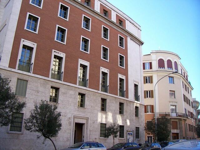 File:Opusdeicentralhqrome.jpg