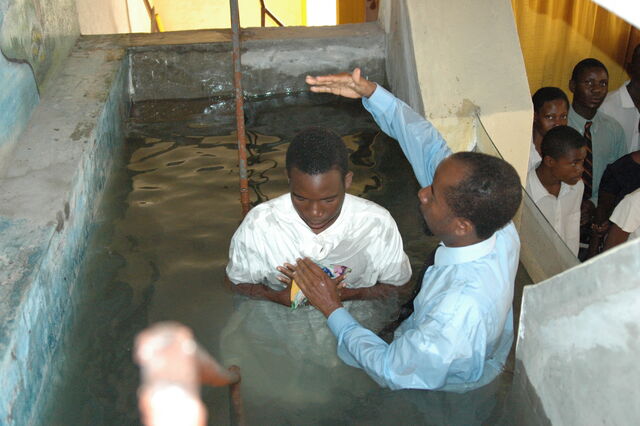 File:Mozambique baptism1.jpg