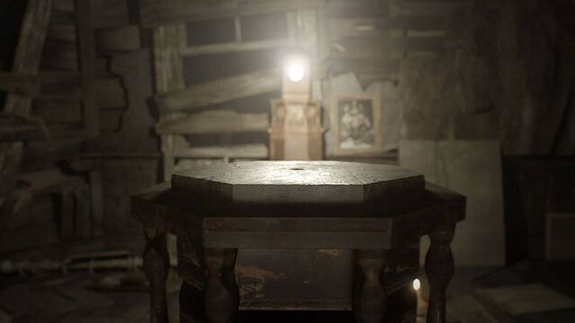 File:RE7 Lantern 2.jpg